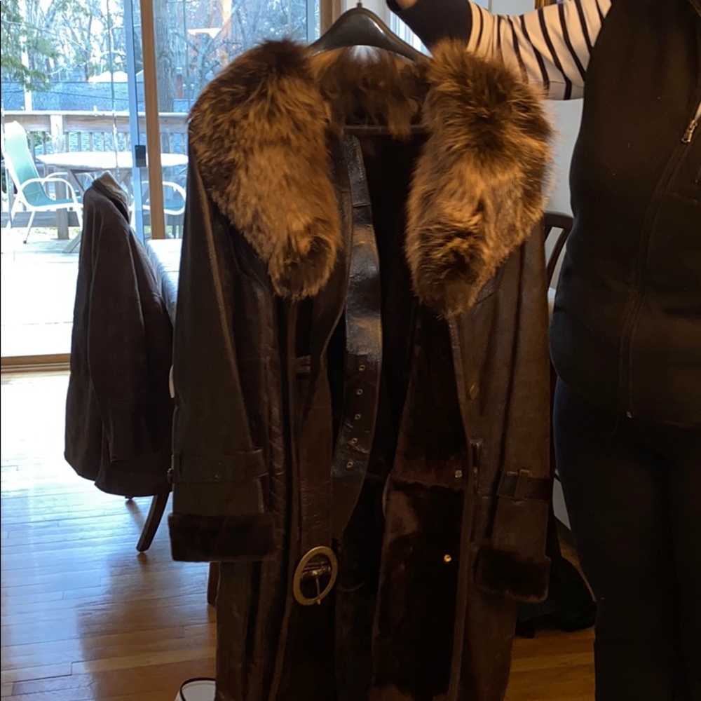 100% arctic fox with leather and rabbit on inside